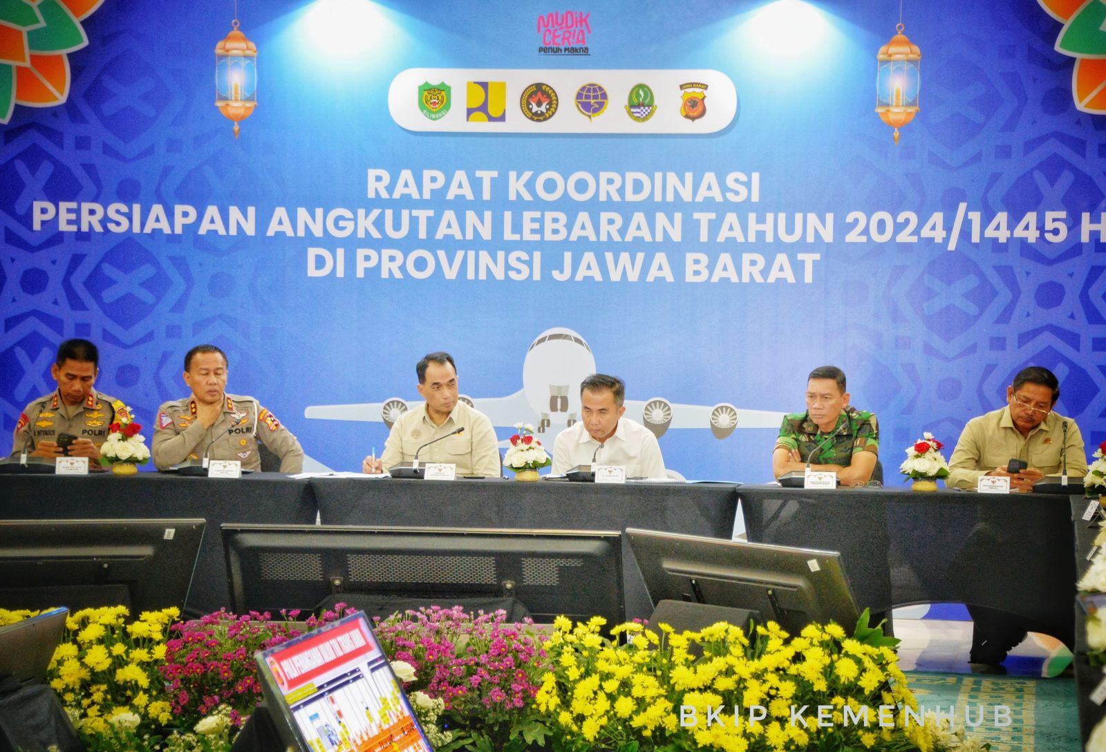 Menhub Matangkan Persiapan Angkutan Lebaran 2024 di Jawa Barat