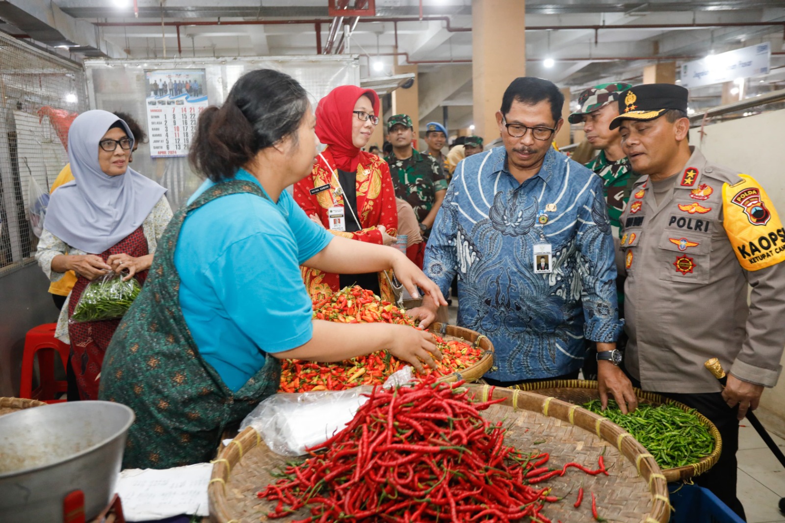 Cek Kesiapan Arus Mudik, PJ Gubernur Jateng Tinjau Stasiun dan Terminal