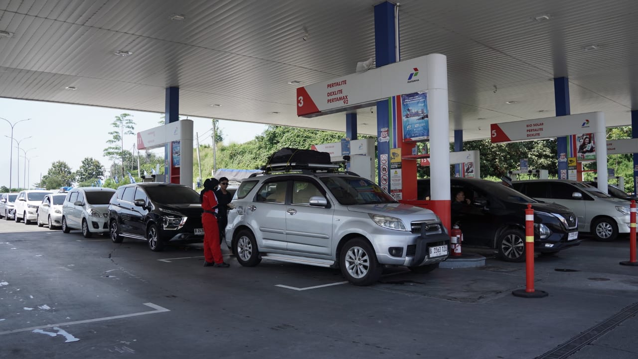 Jelang Libur Lebaran Konsumsi BBM Naik hingga 250% di Ruas Tol Jawa Tengah