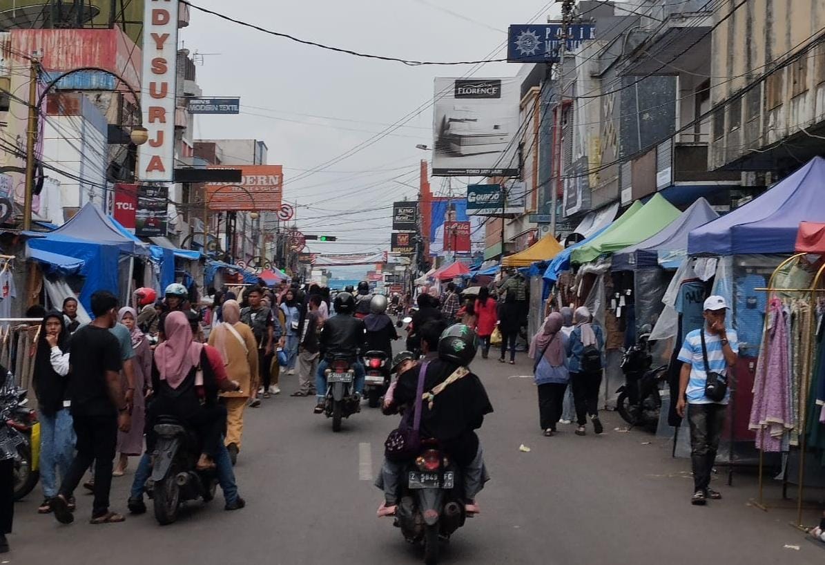 Satpol PP Pemkab Garut Berkomitmen Tertibkan Parkir Liar dan PKL