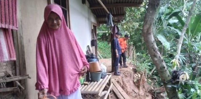 Pergerakan Tanah Rusak Puluhan Rumah Warga di Cianjur