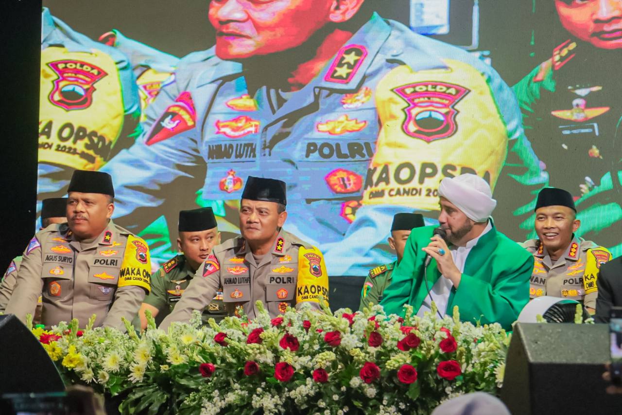 Perkuat Silaturahmi, Kapolda Jateng Hadiri Pengajian Bedoro Bersholawat