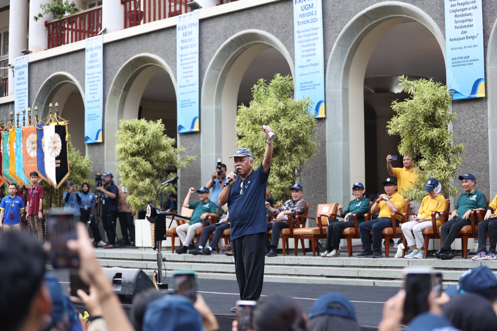 Menteri PUPR Basuki Hadimuljono Lepas 7.162 Mahasiswa UGM ke Lokasi KKN