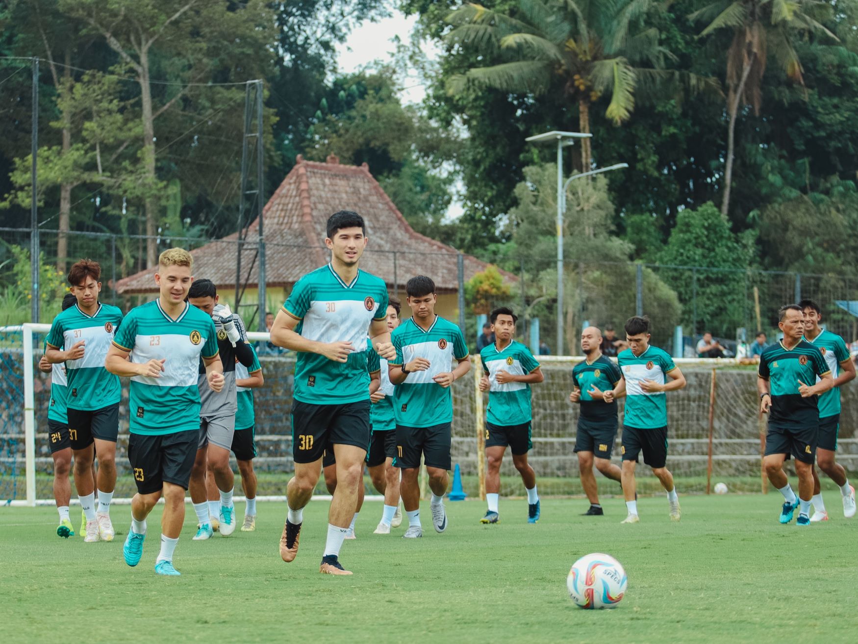 15 Pemain PSS Sleman  Ikuti Latihan Perdana