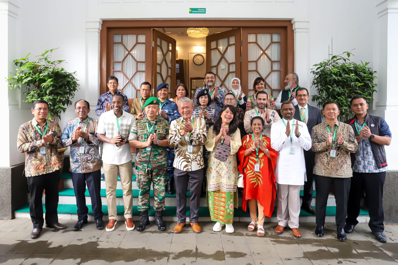 Jajanan Pasar dan Musik Angklung, Sambut Delegasi AAF  di Kota Bandung