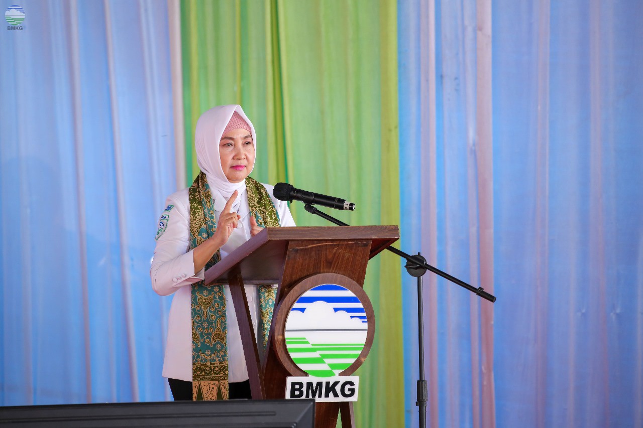 BMKG menggiatkan kerja operasi modifikasi cuaca di Sumatra dan Kalimantan.