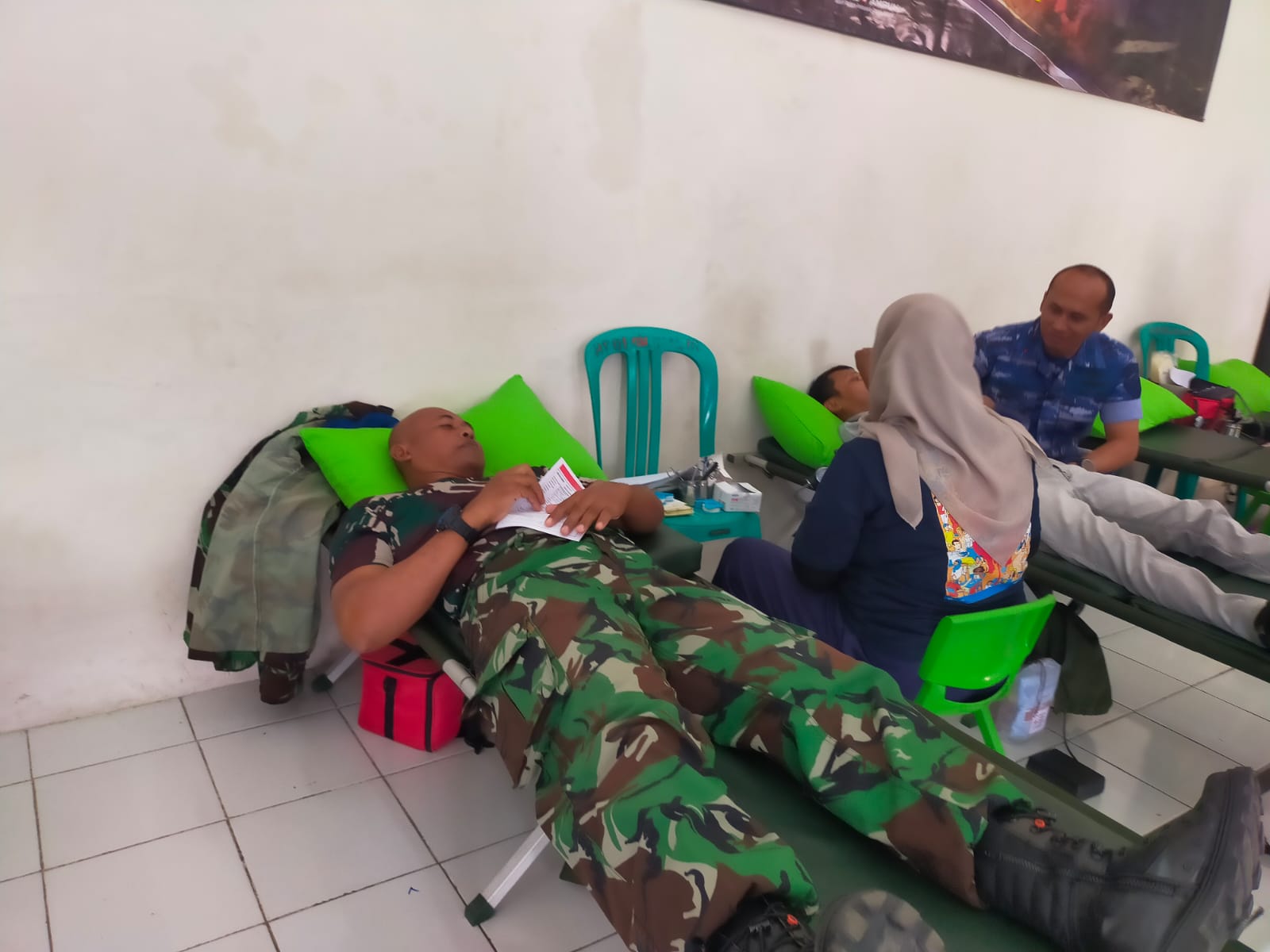 Aksi donor darah dalam rangka Hari Bhakti ke-77 TNI AU