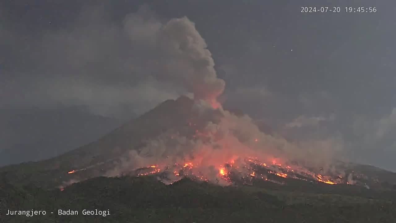 Awan Panas Guguran Merapi Meluncur Sejauh 1.200 Meter