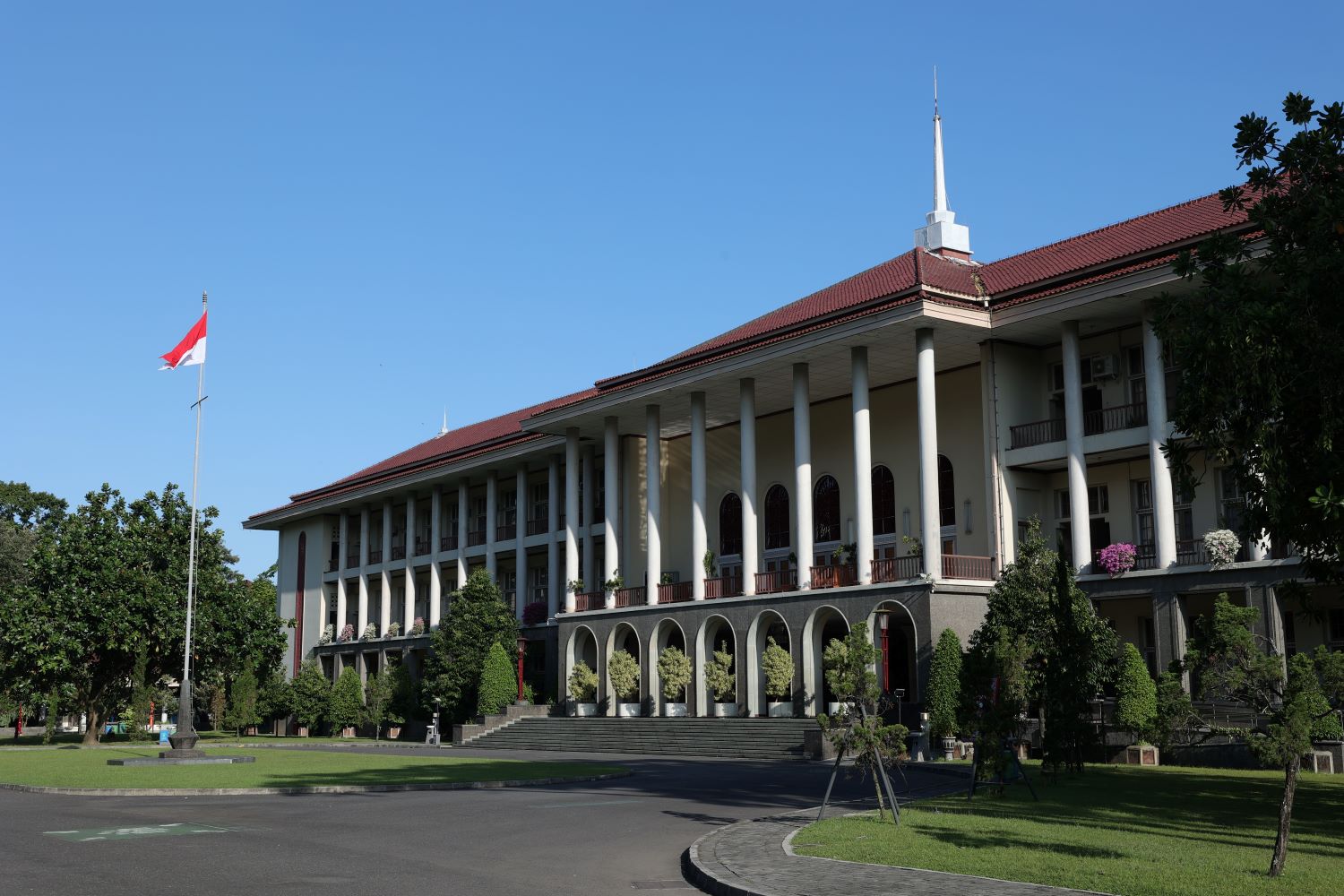 100 Guru Besar UGM: Elite Politik Harus Dengar Suara Rakyat