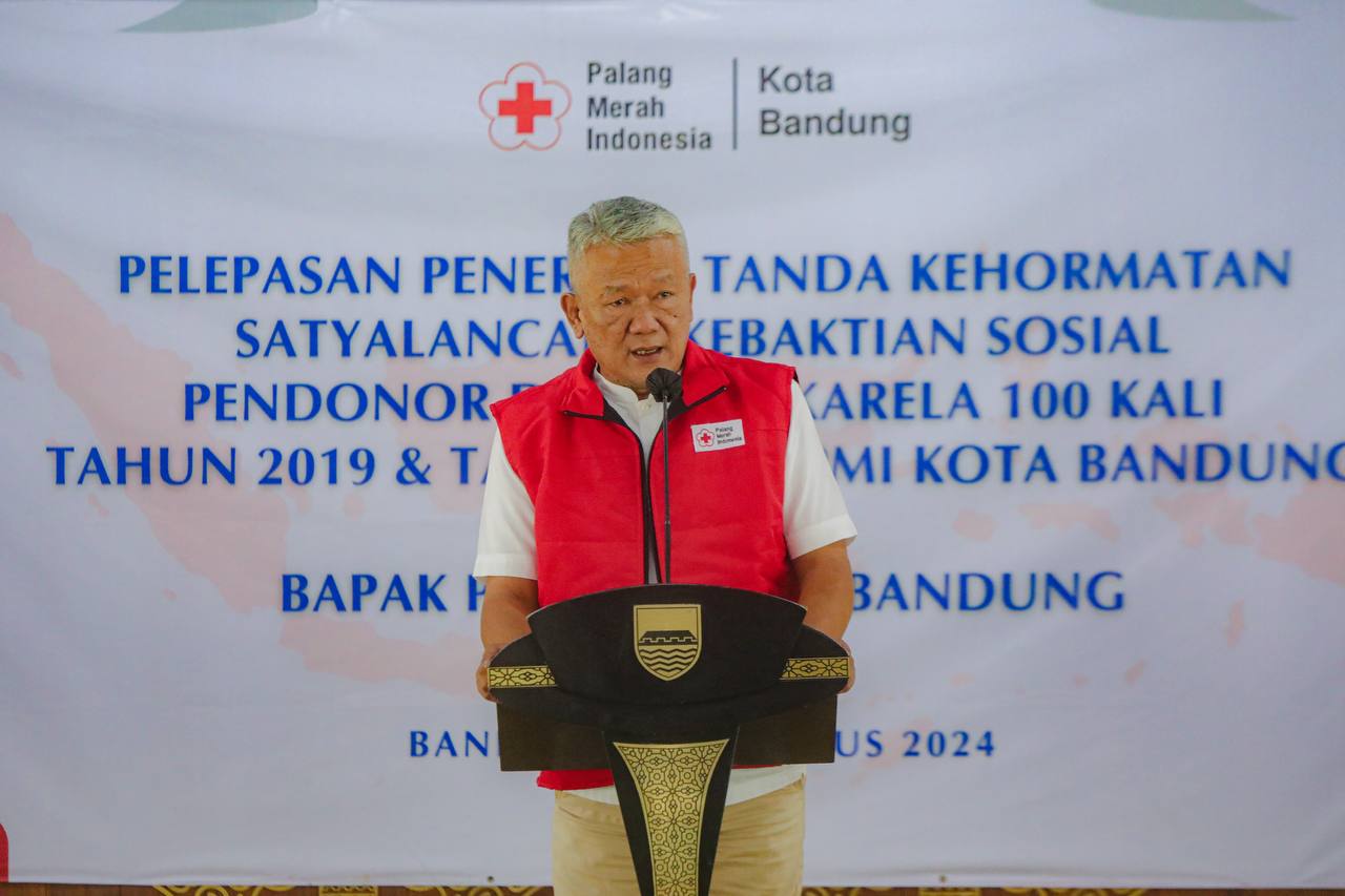 Pendonor Darah Kota Bandung Raih Tanda Kehormatan Satyalencana