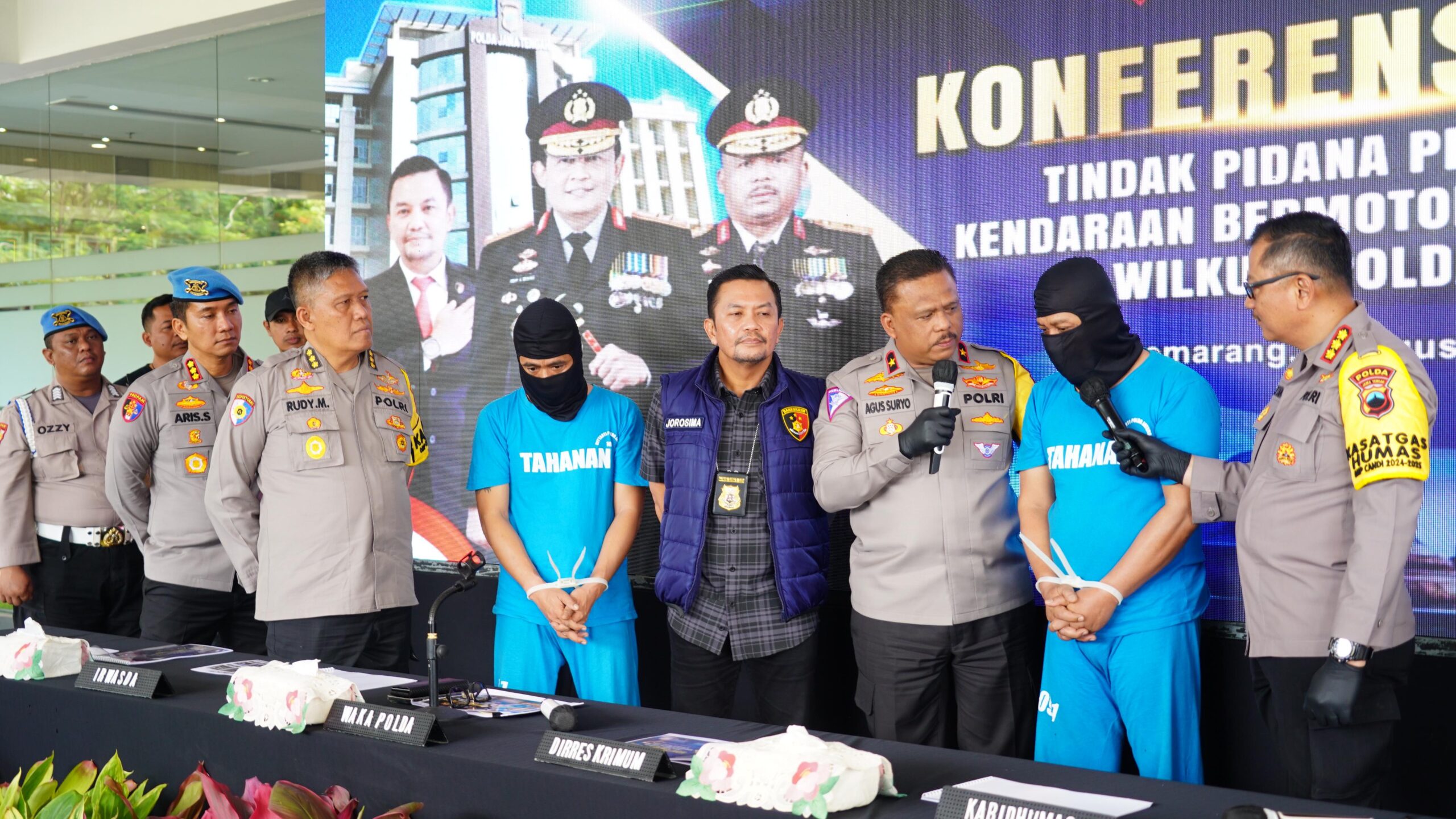 Polisi Tangkap Dua Tersangka Penadah Mobil Bodong