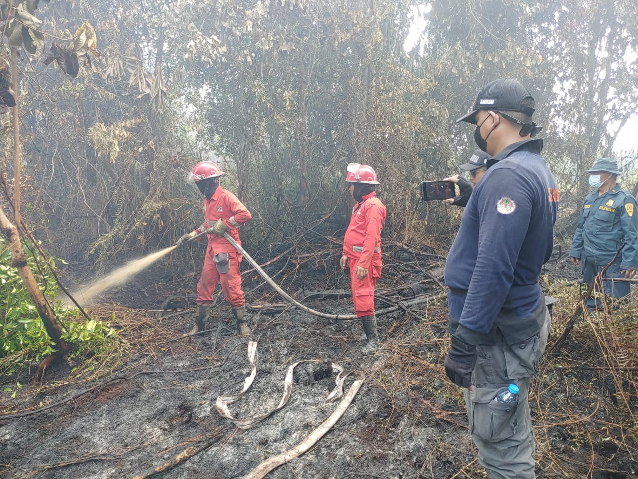 Manggala Agni terus melakukan pemadaman karhutla di Provinsi Riau