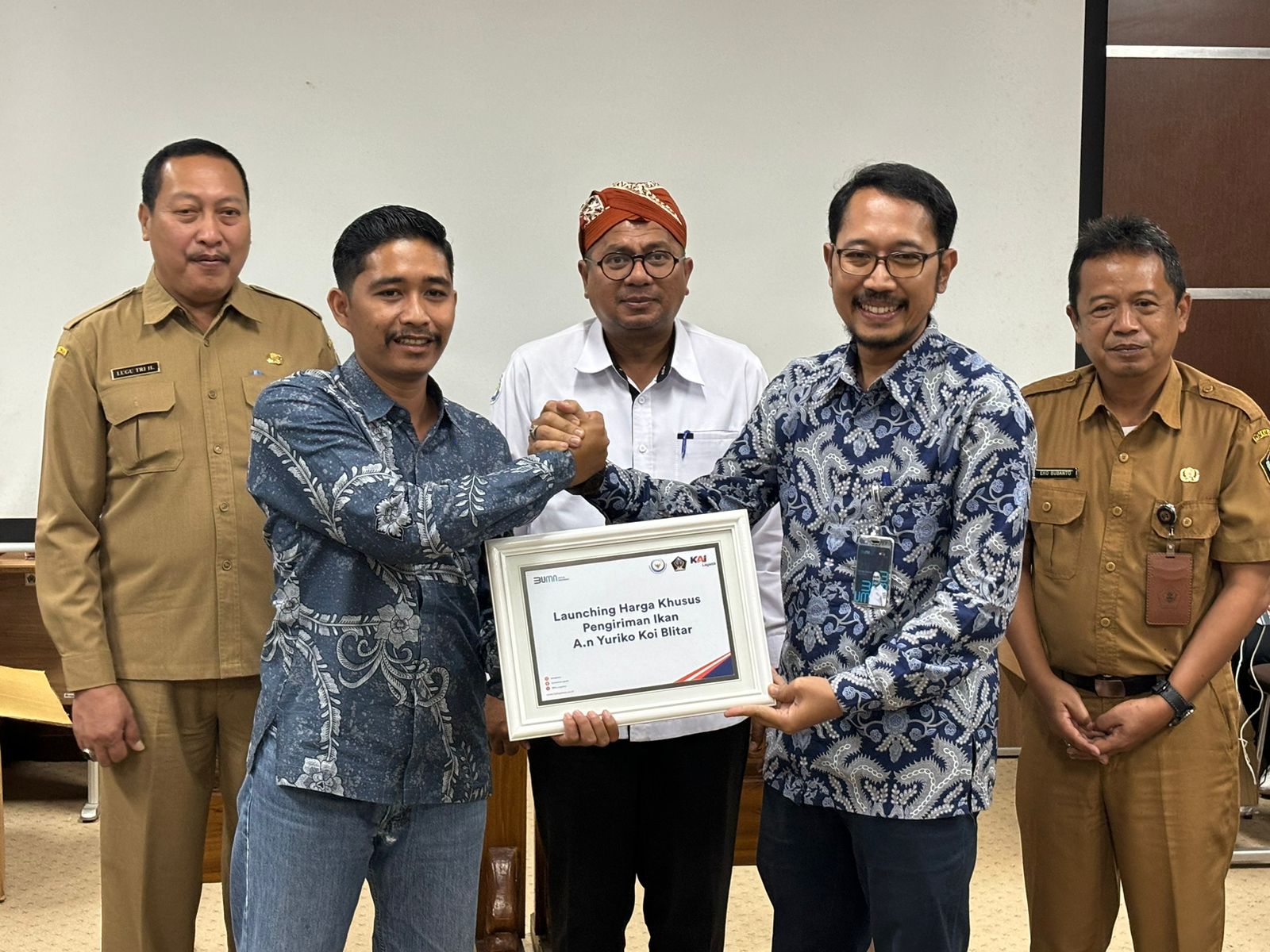 PT KAI Logistik Berkomitmen Bantu Pelaku UMKM Ikan Hias