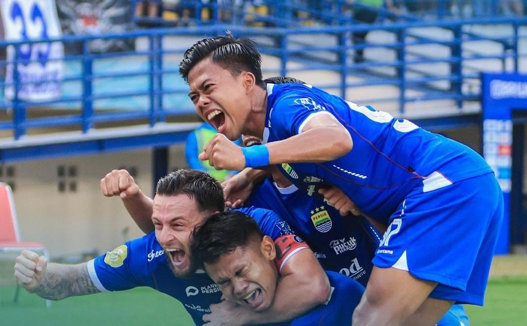 Dua Kartu Merah Warnai Kemenangan Persib atas Persija