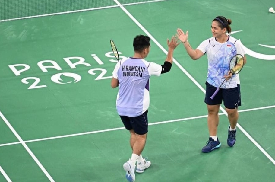 Para bulu tangkis mix double SL3-SU5, Leani Ratri Oktilla/Hikmat Ramdani mengalahkan rekan senegaranya Khalimatus Sadiyah/Fredy Setiawan di final 21-16, 21-15.