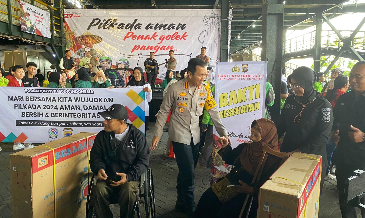 Polda DIY Gelar Bakti Sosial Serahkan 1.500 Paket Sembako