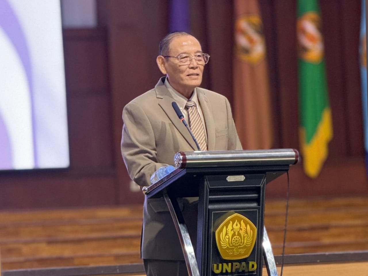 Universitas Padjadjaran Gelar Orasi Ilmiah 80 Tahun Prof Romli Atmasasmita