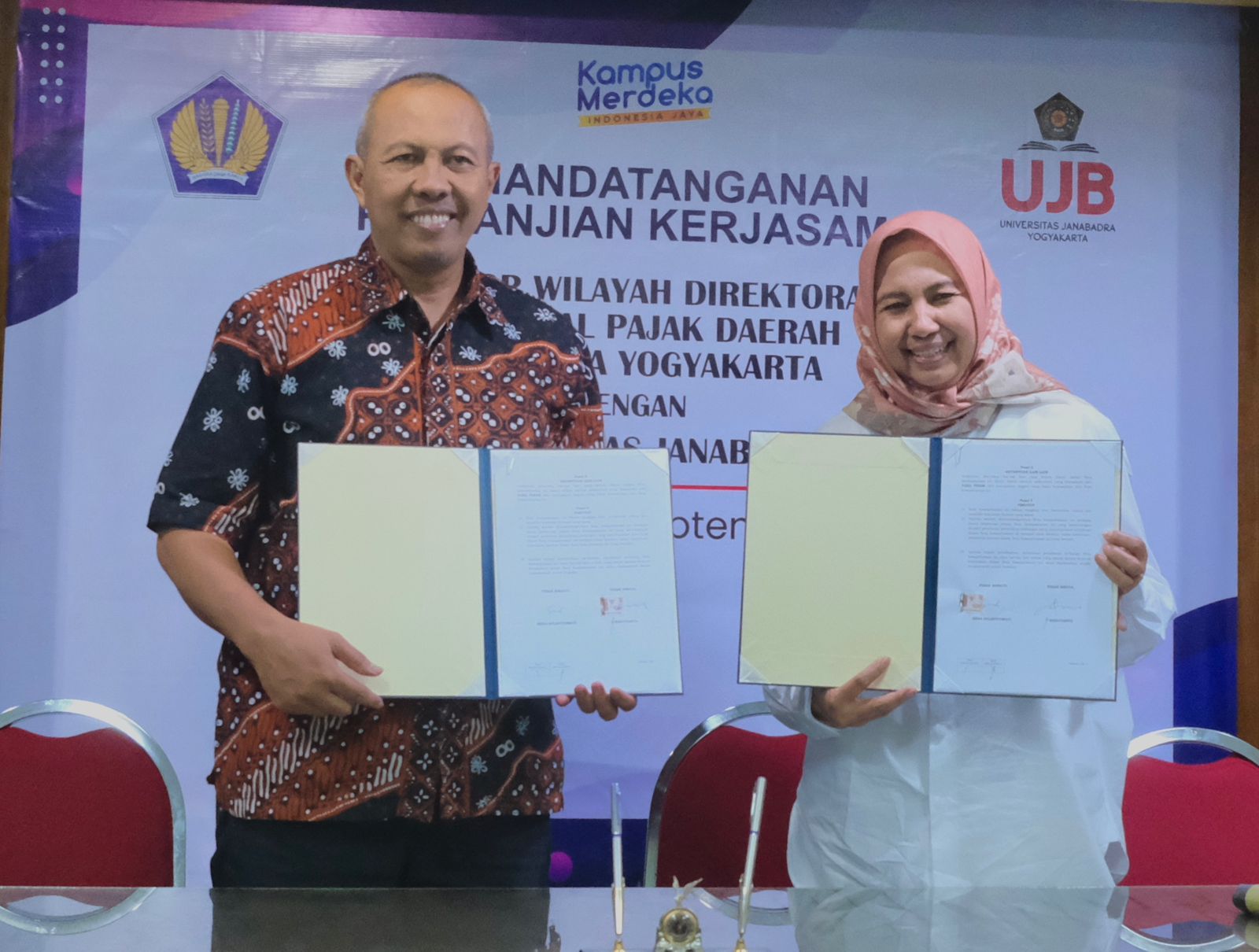 Kanwil DJP DIY dan Universitas Janabadra Yogyakarta melaksanakan penandatanganan perpanjangan Nota Kesepahaman tentang Tax Center UJB.