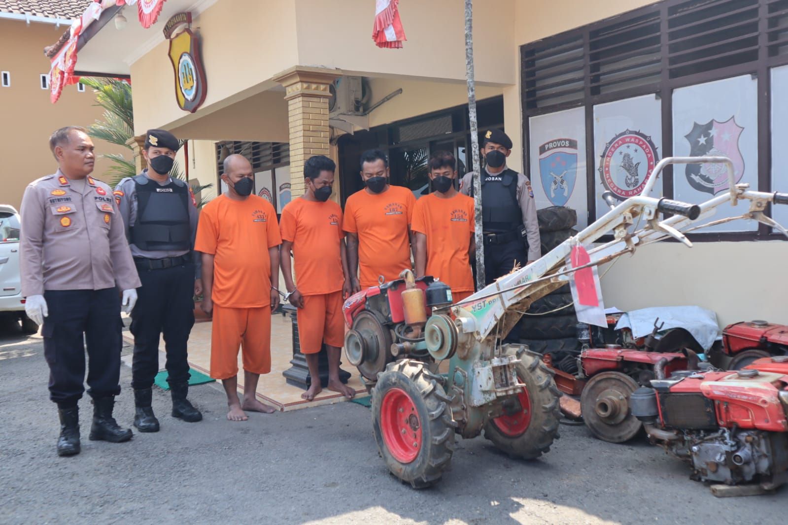 Polisi Tangkap Pencuri Spesialis Traktor Pertanian