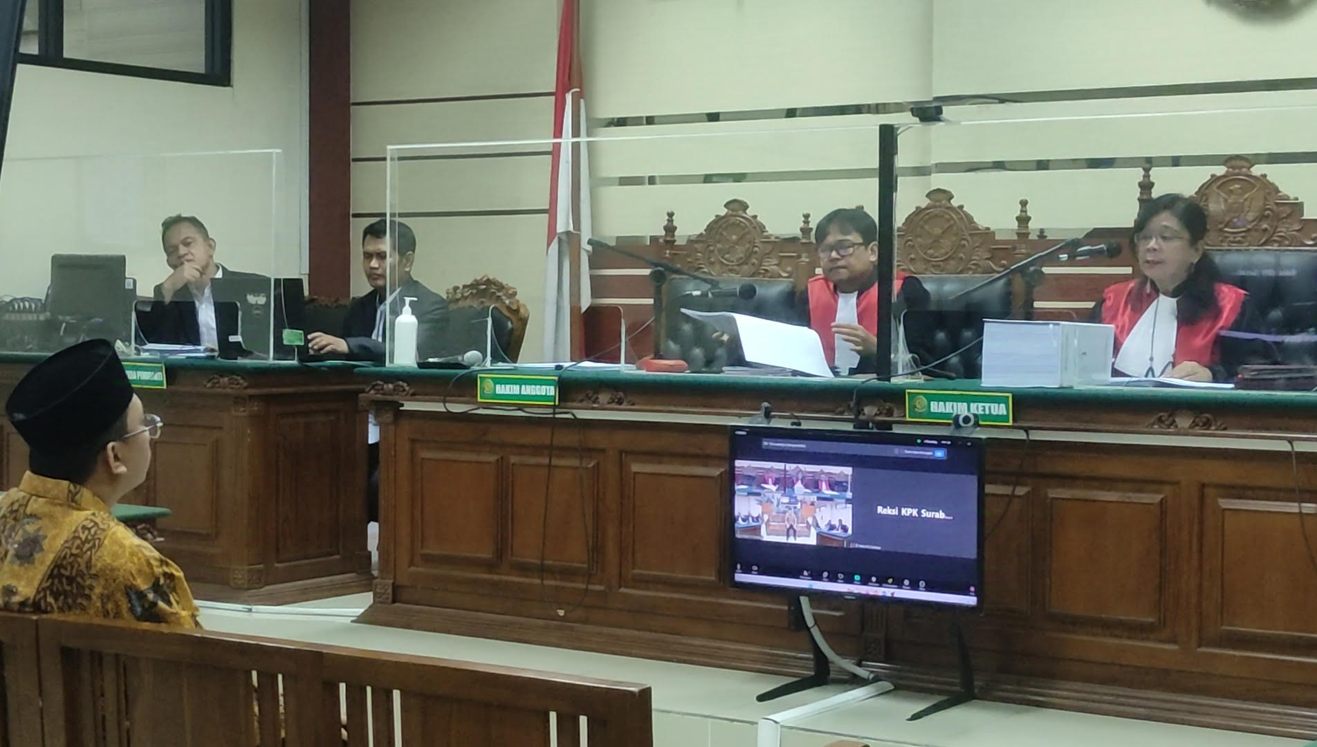 Mantan Bupati Sidoarjo Ahmad Muhdlor Jalani Sidang Perdana