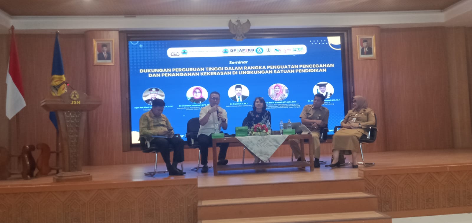 Seminar bertajuk 'Dukungan Perguruan Tinggi dalam Penguatan Pencegahan dan Penanganan Kekerasan di Lingkungan Pendidikan' di Auditorium Ir. Widjatmoko USM Semarang.