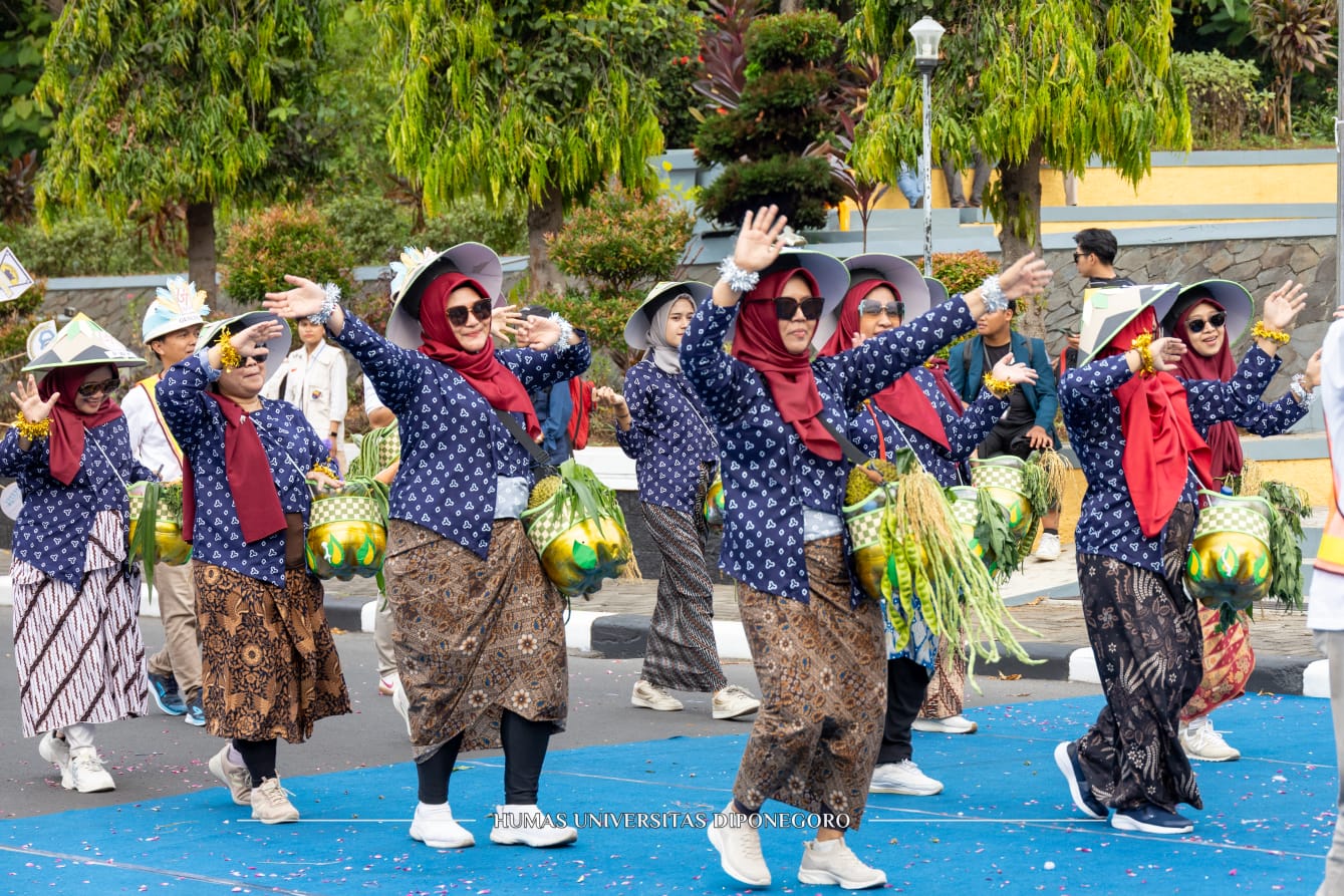 Lomba Karnaval dan Yel-yel Meriahkan Dies Natalis Ke-67 Undip