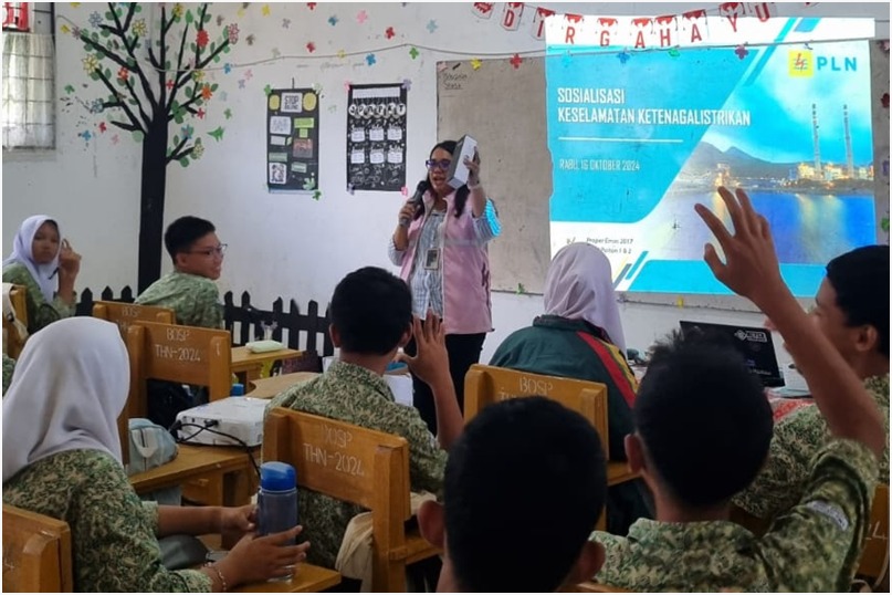 PLN UP3 Pematangsiantar mengadakan kegiatan Srikandi Goes to School di SMKN 4 Tebing Tinggi Sumatra Utara. (Dok.Ist)