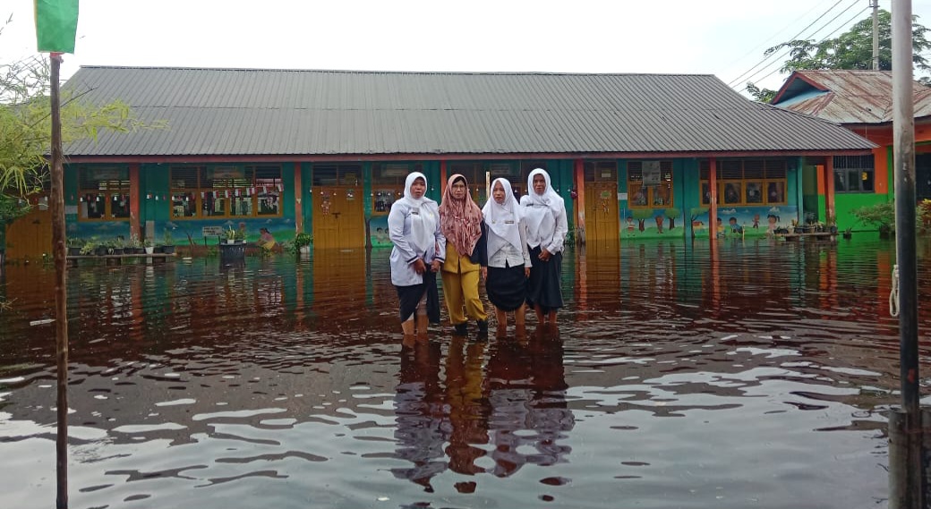 Sebanyak 12 Sekolah Diliburkan Dampak Banjir di Rokan Hilir