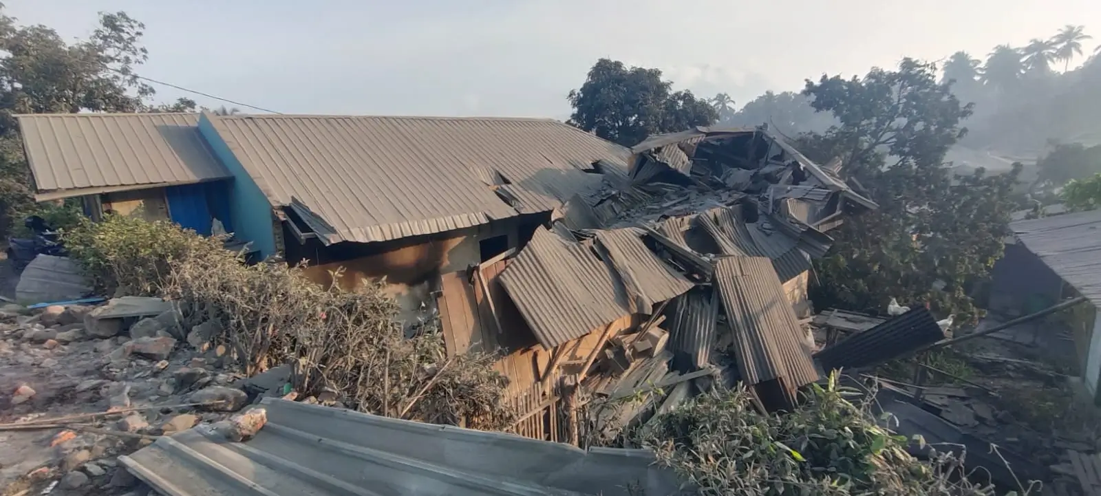 korban jiwa erupsi gunung lewotobi laki-laki bertambah menjadi 10 orang