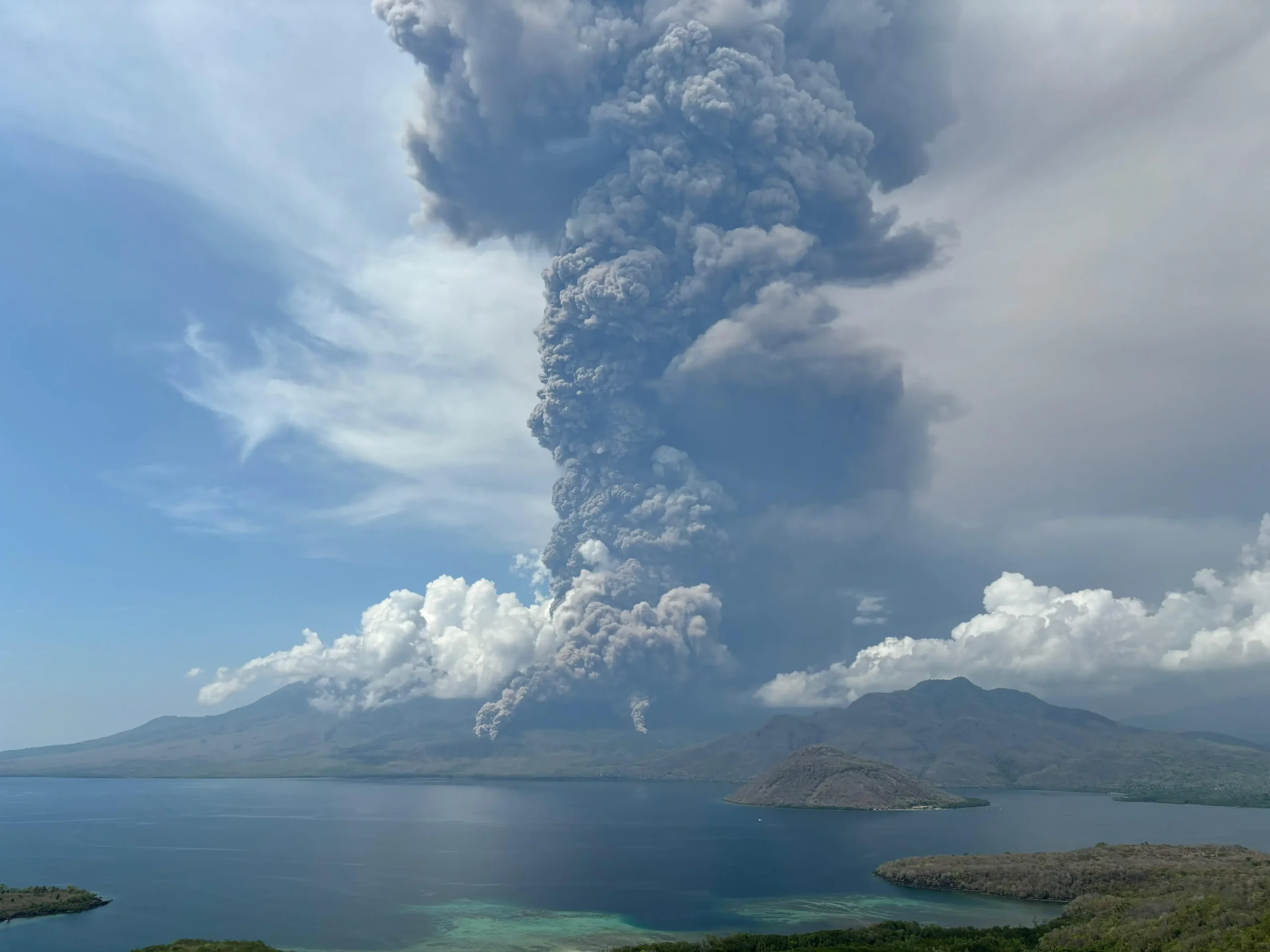 442 Unit Huntara Disiapkan untuk Pengungsi Erupsi Lewotobi