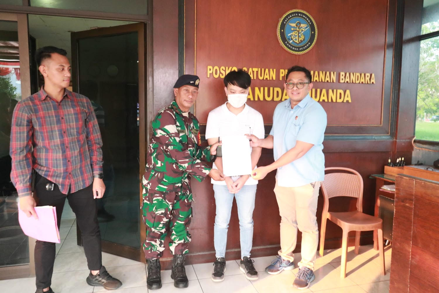 Ivan Sugianto Ditangkap Polisi Saat Turun dari Pesawat di Juanda