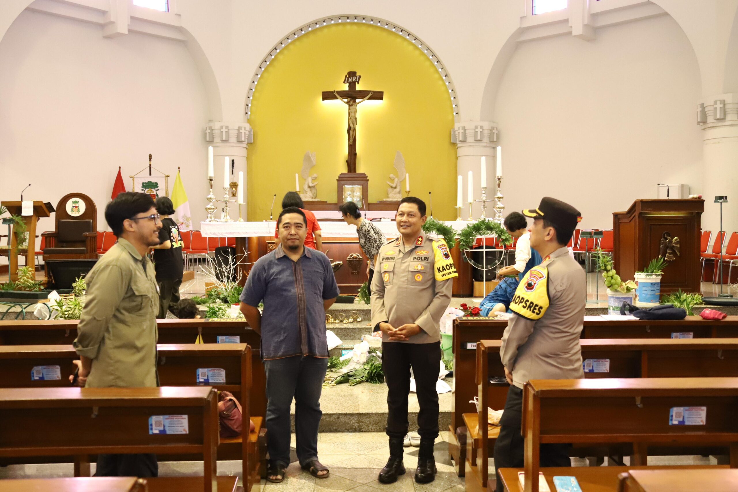 Pastikan Keamanan Misa Natal, Kapolda Jateng Cek Gereja di Semarang