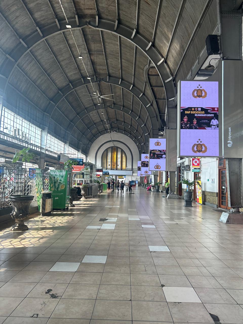 Stasiun Jakarta Kota Stasiun Kereta Tertua di Indonesia