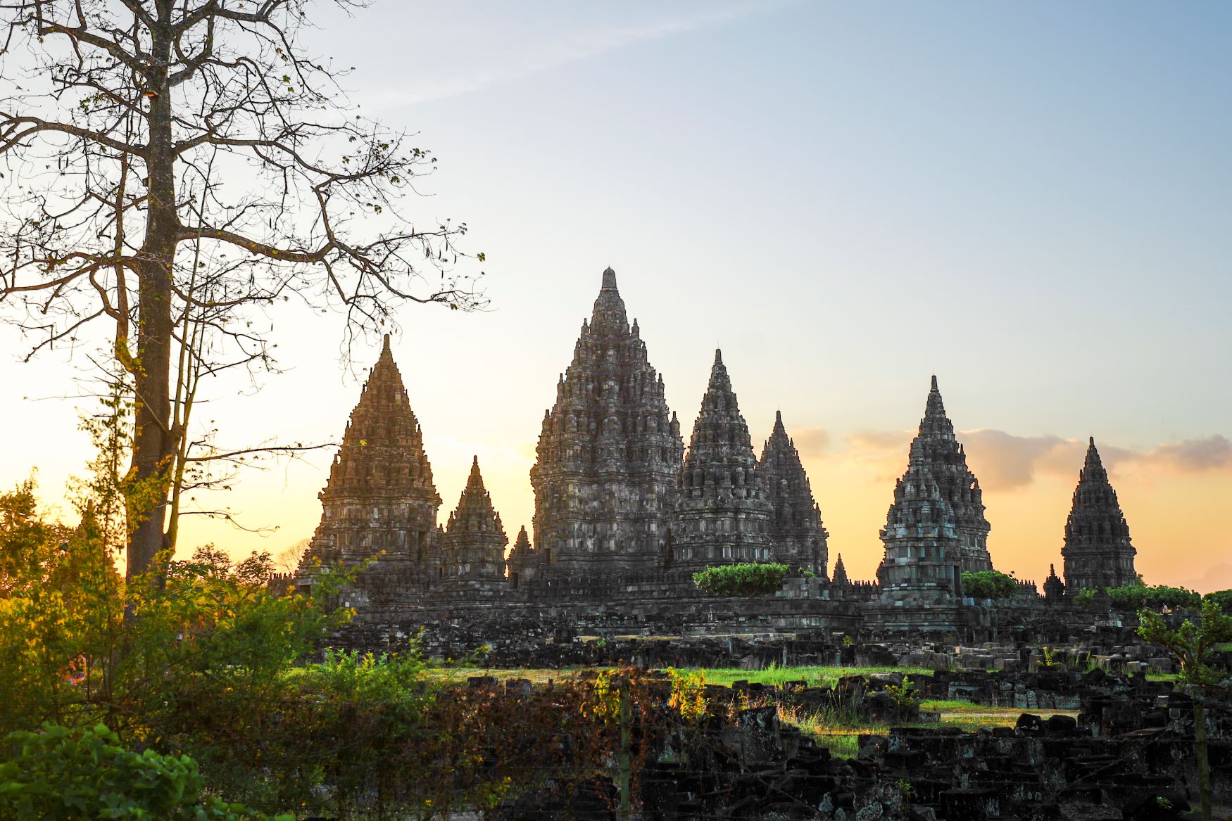 Candi Prambanan Destinasi Wisata Favorit Sampai Sekarang