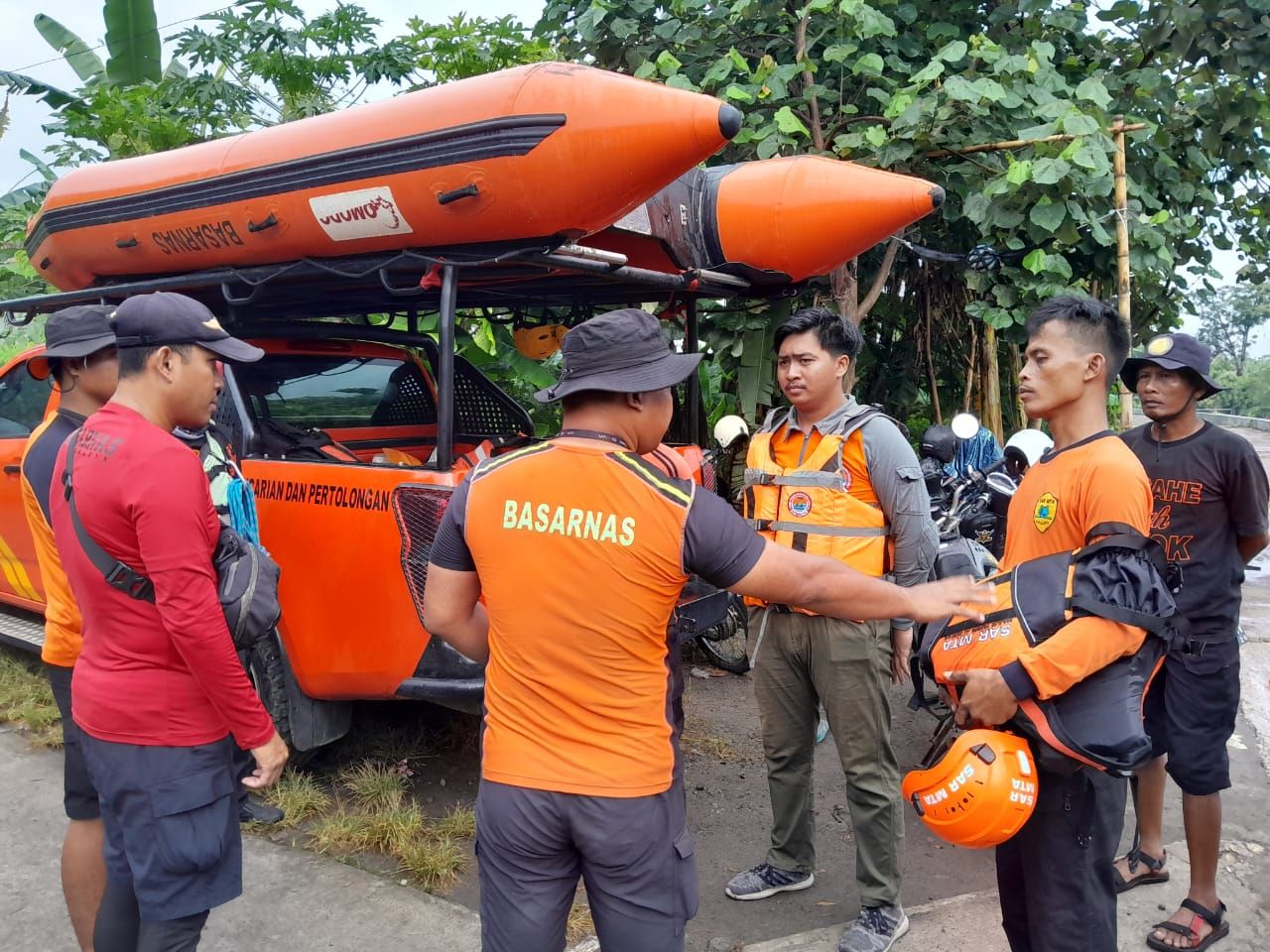 Tiga Wisatawan Terseret Ombak Parangtritis Berhasil Diselamatkan