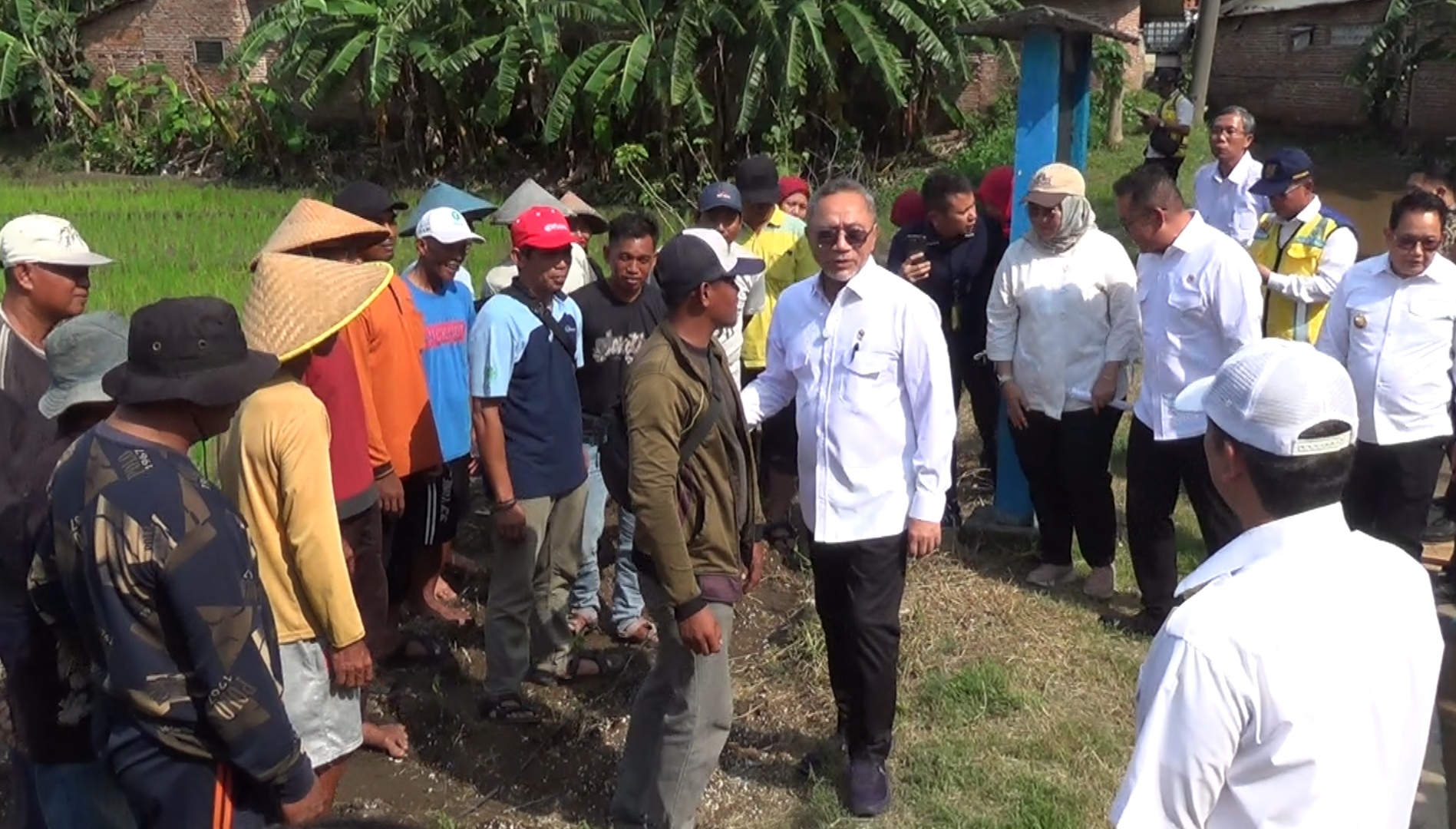 Petani Mengeluh Sulit Air untuk Sawah pada Menko Pangan