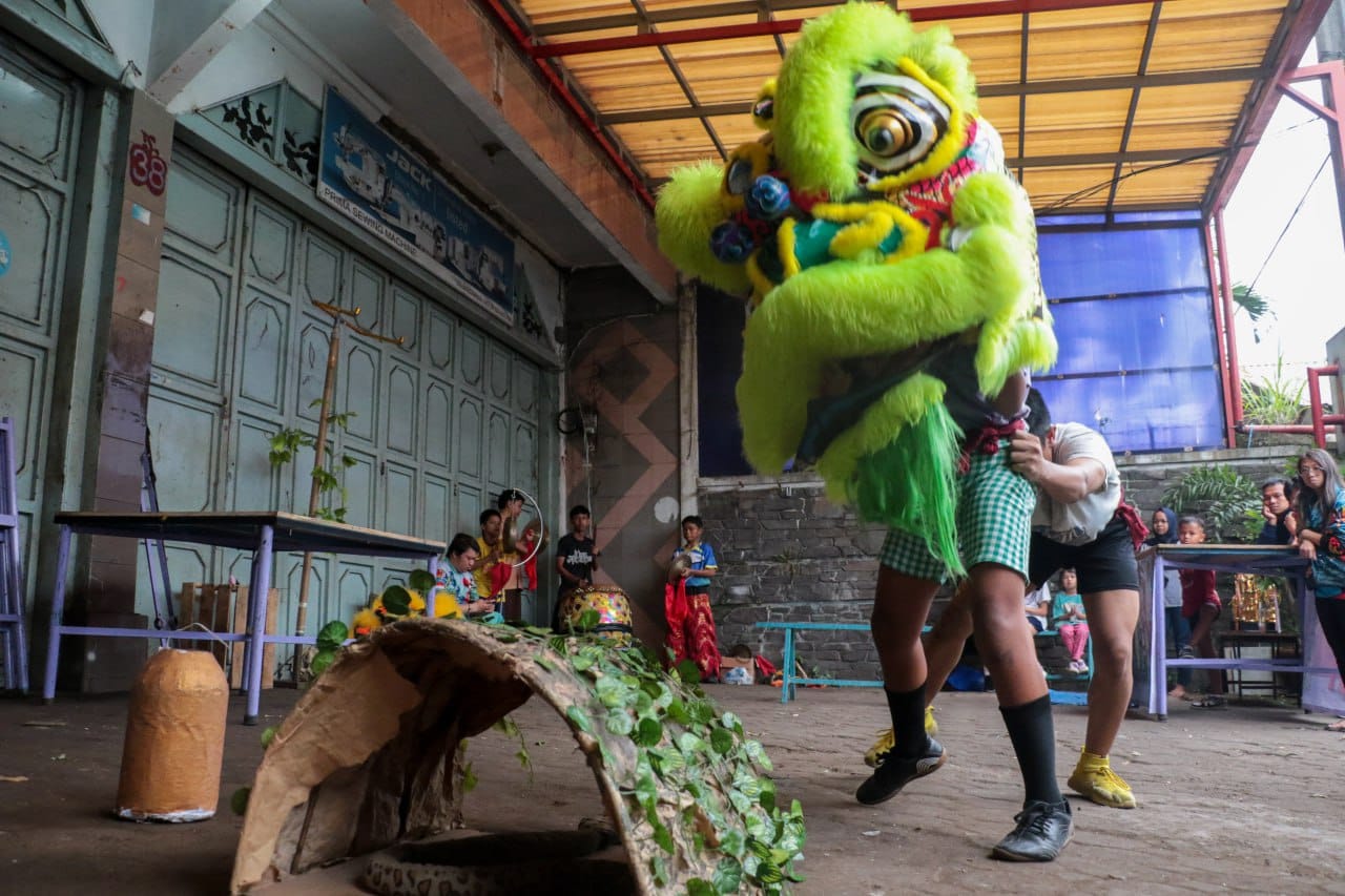 SETIAP memperingati Imlek, tentu tidak tidak ketinggalan dengan atraksi Barongsai yang telah menjadi bagian dari budaya populer.