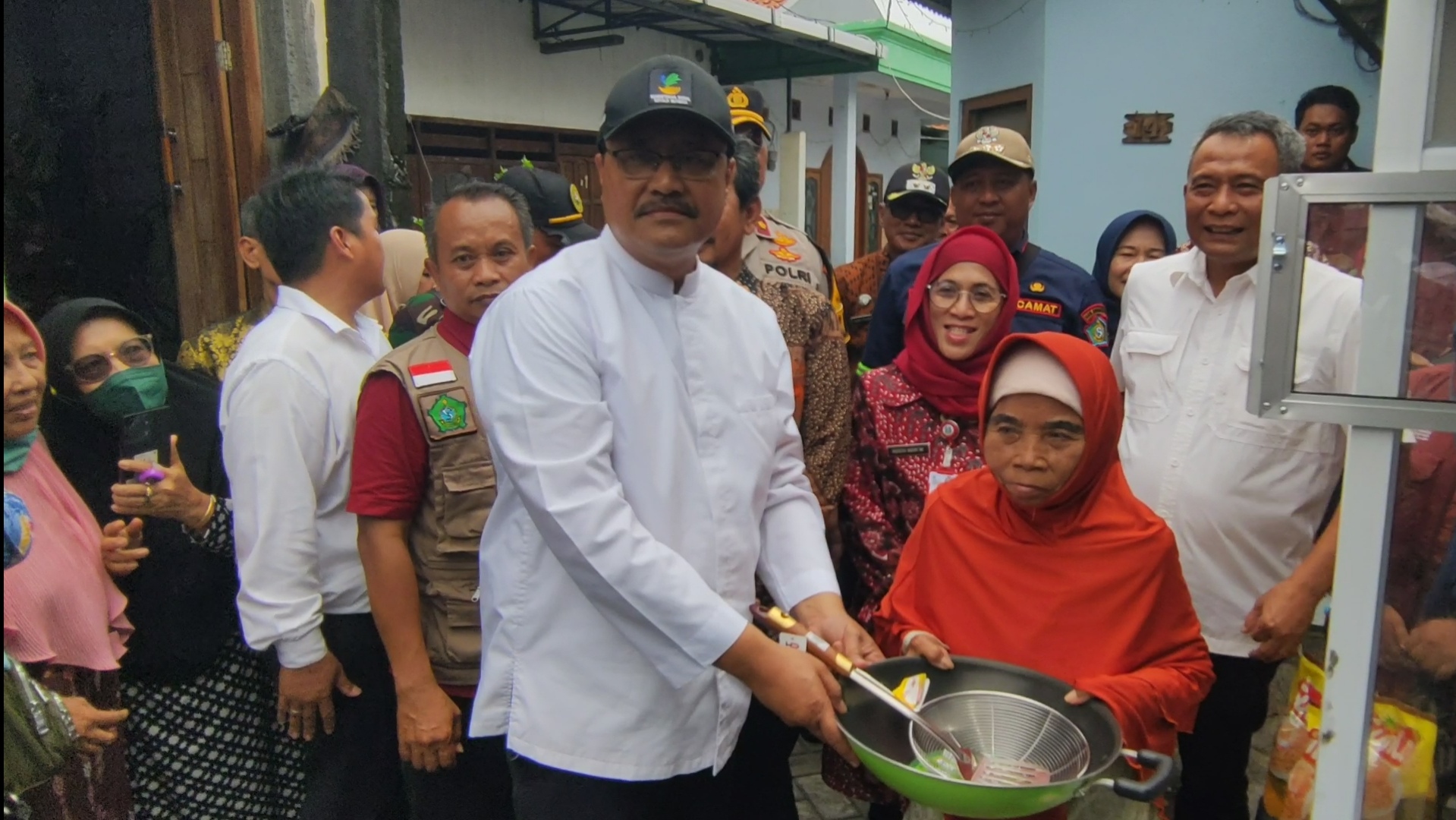 Mensos Saifullah Yusuf sengaja datang untuk memastikan kondisi masyarakat yang membutuhkan bantuan tepat sasaran.