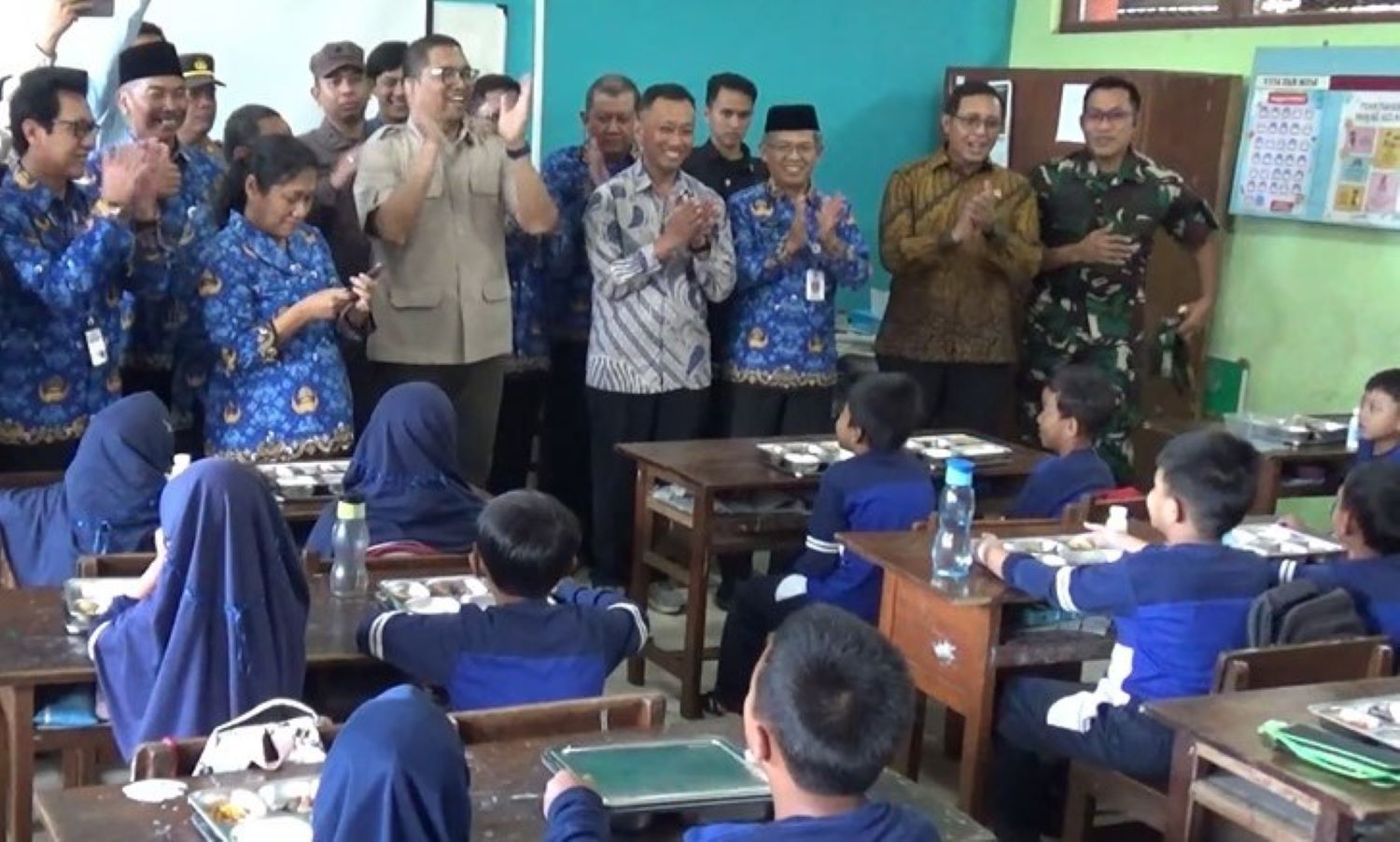 Siswa SD Sinduadi Timur Ucapkan Terima Kasih Pak Prabowo