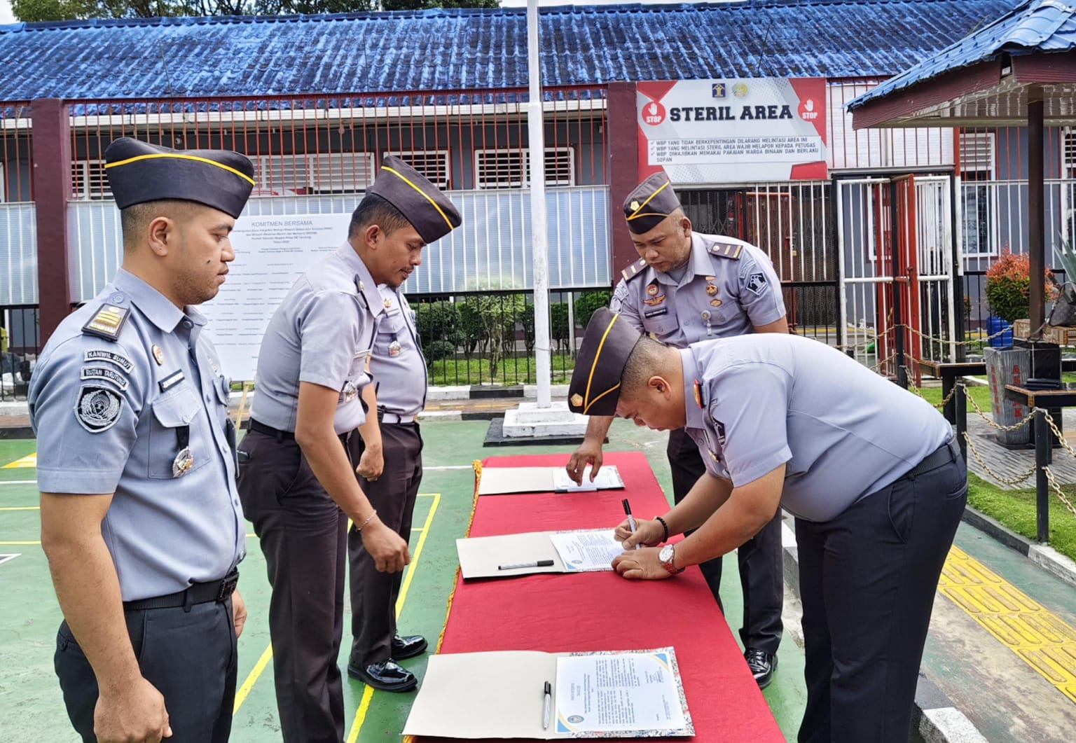 Pegawai Rutan Tarutung Canangkan Pakta Integritas