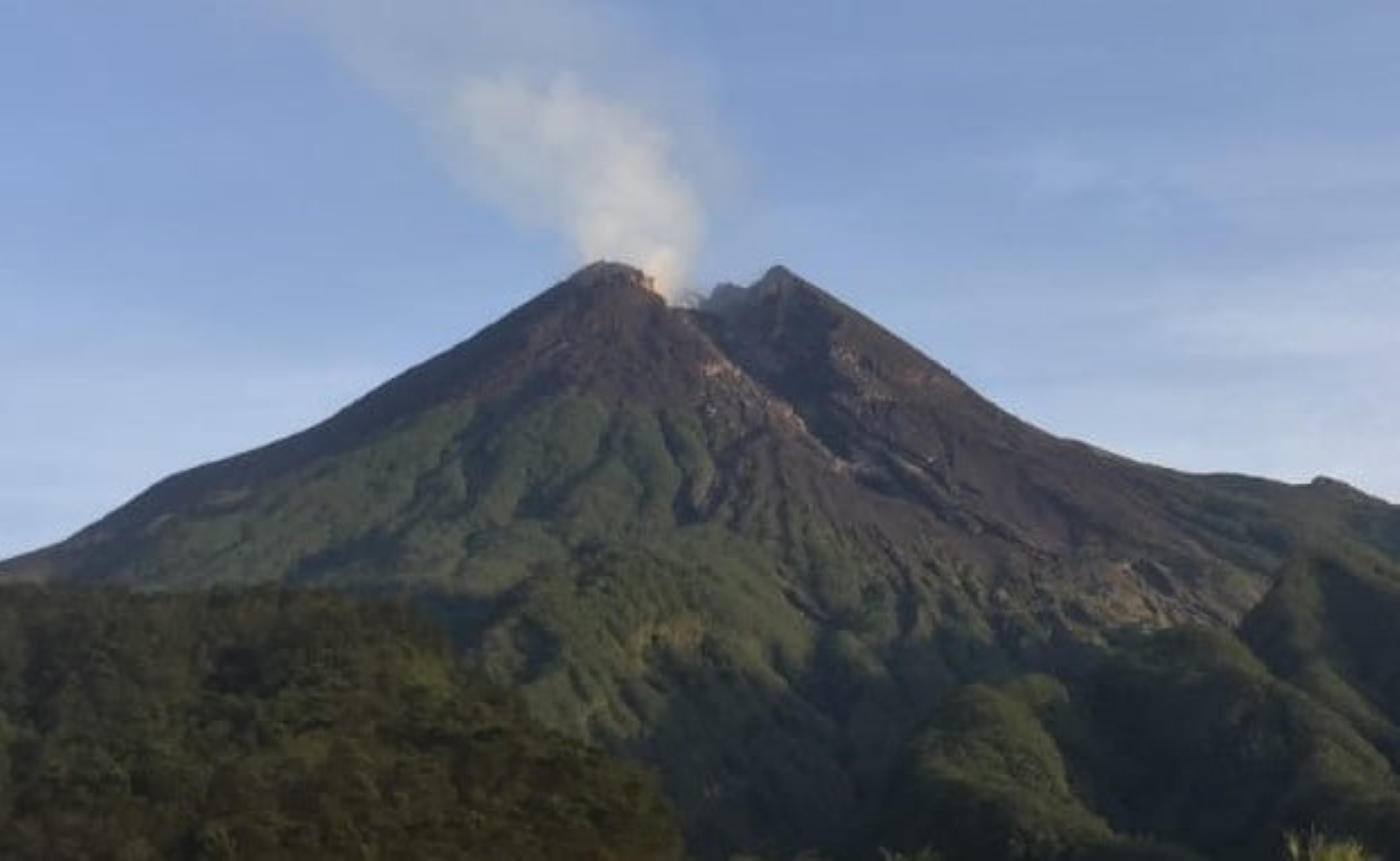 Gunung Merapi Diguncang 1.788 Gempa selama Sepekan