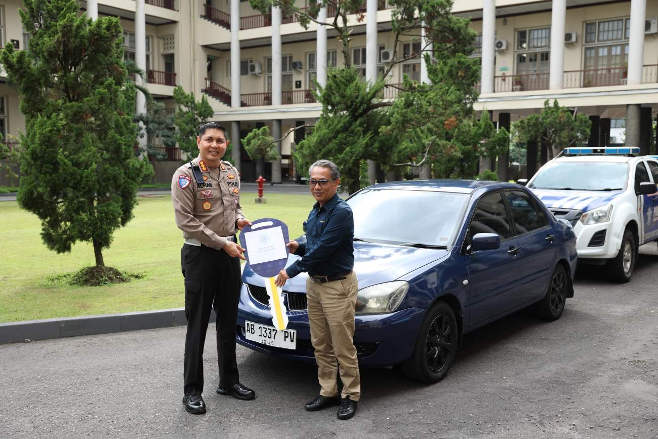 Polda DIY Hibahkan Satu Mobil Sedan untuk Patroli Kampus