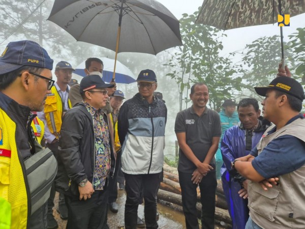 Kementerian PU Bangun Jembatan Bailey di Petungkriyono