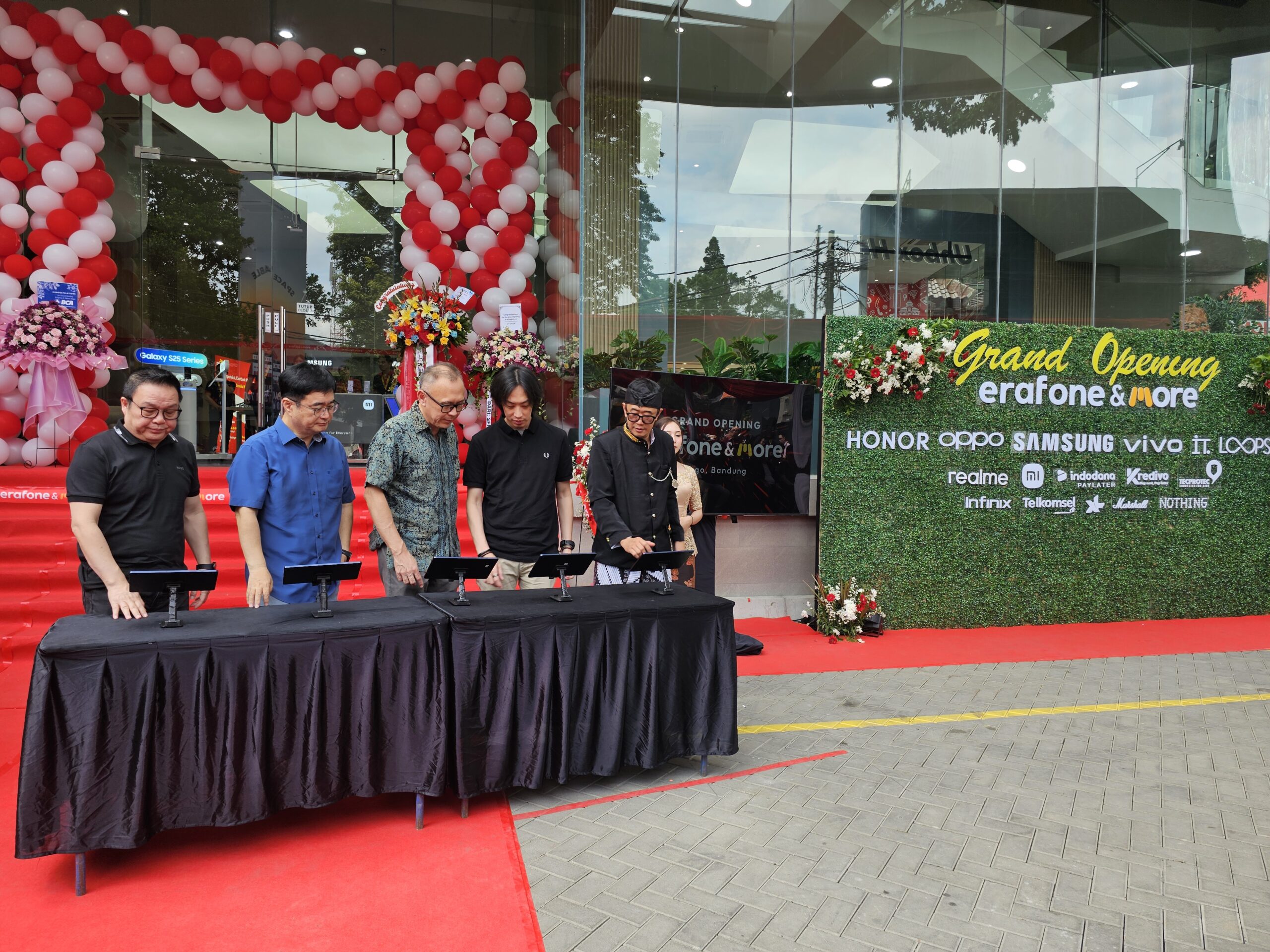 erajaya digital membuka gerai gadget dan elektronik di bandung