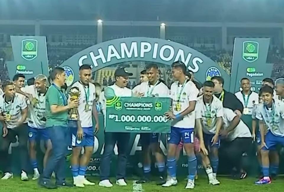 PSIM Yogyakarta melengkapi kesuksesannya promosi ke Liga 1 dengan menjuarai Liga 2 2024/2025. Kesuksesan itu didapat tim berjuluk Laskar Mataram tersebut seusai mengalahkan Bhayangkara FC 2-1 di Stadion Manahan, Solo, Jawa Tengah, Rabu (26/2/2025) sore WIB.