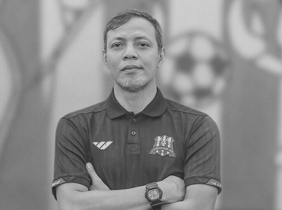 KABAR duka menyelimuti sepak bola nasional dan keluarga besar Deltras FC Sidoarjo dengan meninggalnya pelatih Bejo Sugiantoro.