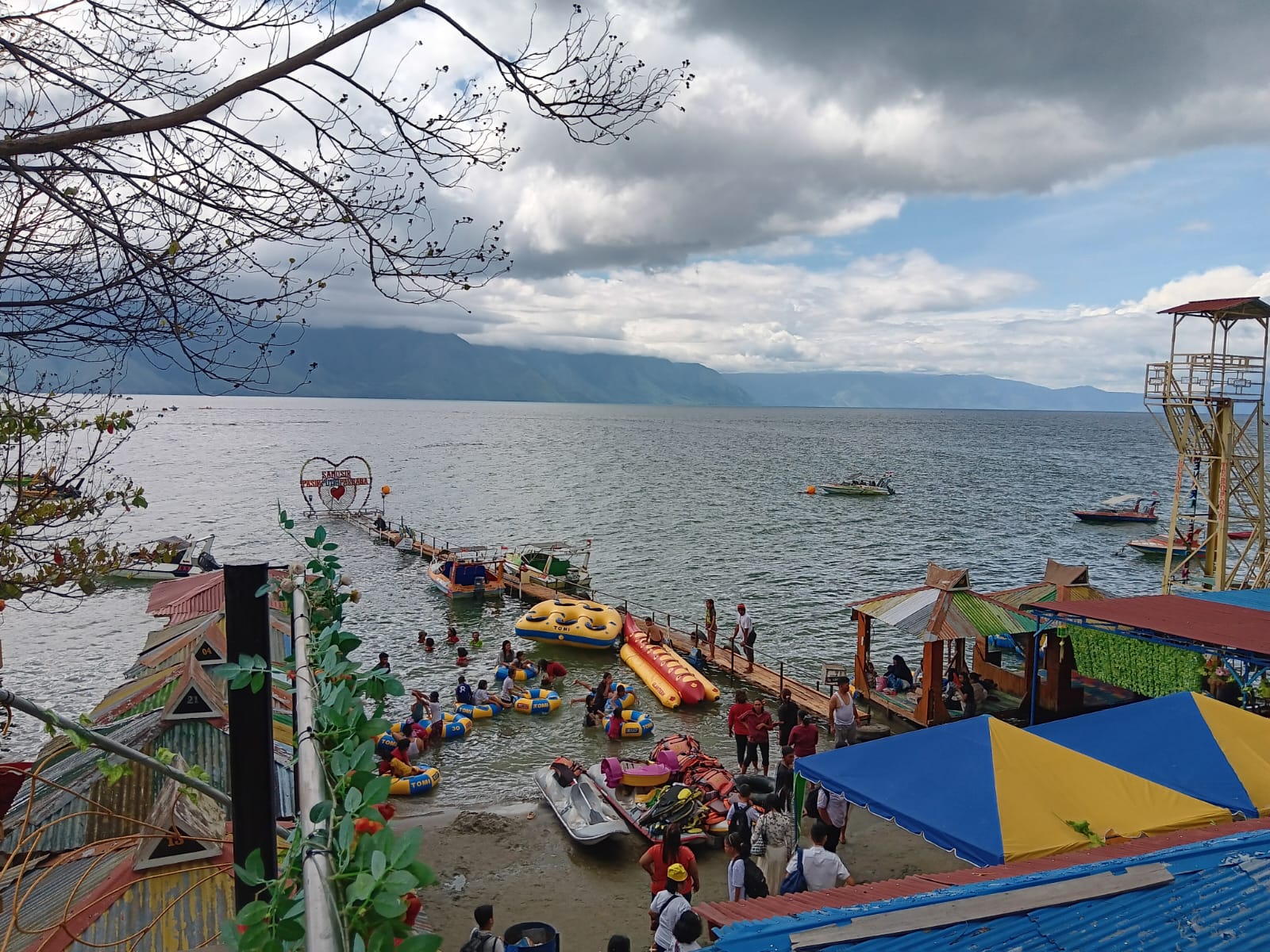 Keseruan Berlibur di Parbaba Pasir Putih, Destinasi Favorit Wisatawan