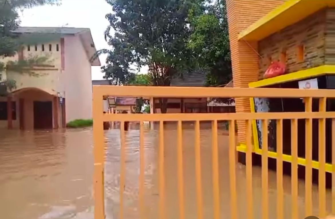 Banjir di Kabupaten Situbondo Berdampak pada 1.280 Rumah