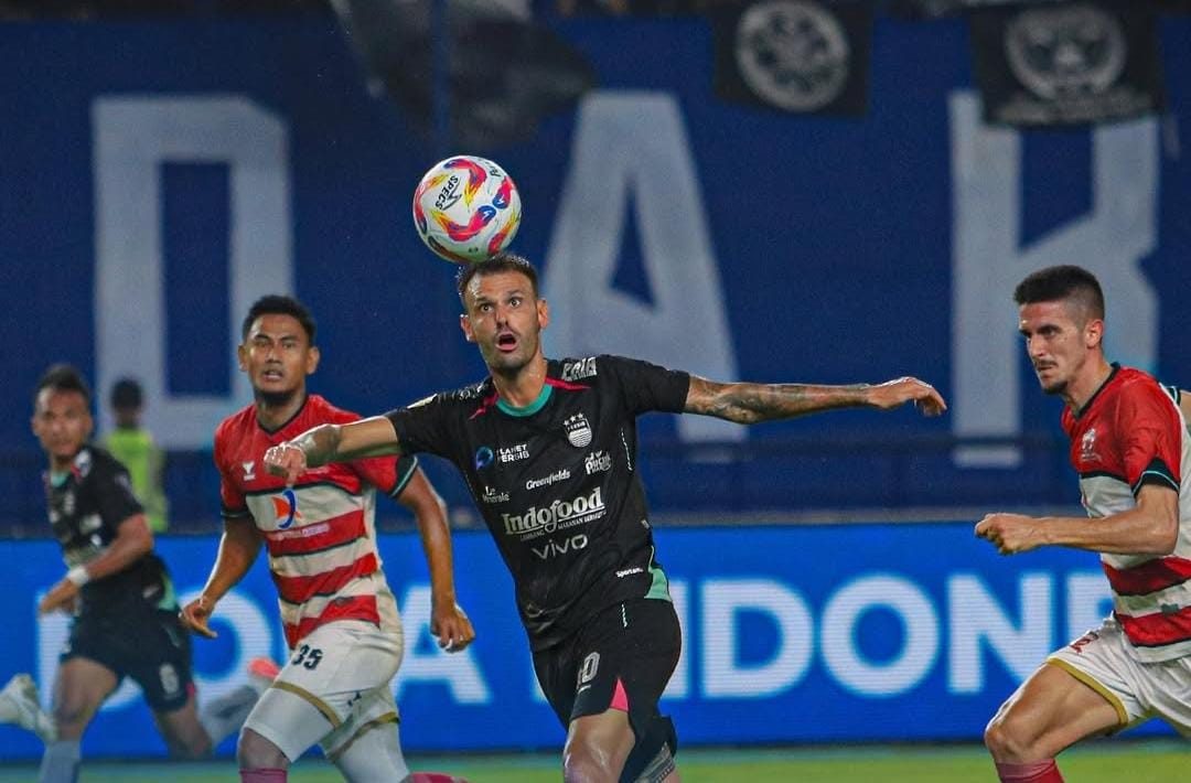 Saat menjamu Madura United di Liga 1 di Stadion Gelora Bandung Lautan Api (GBLA), Kota Bandung pada Sabtu (22/2), Persib ditahan 0-0.