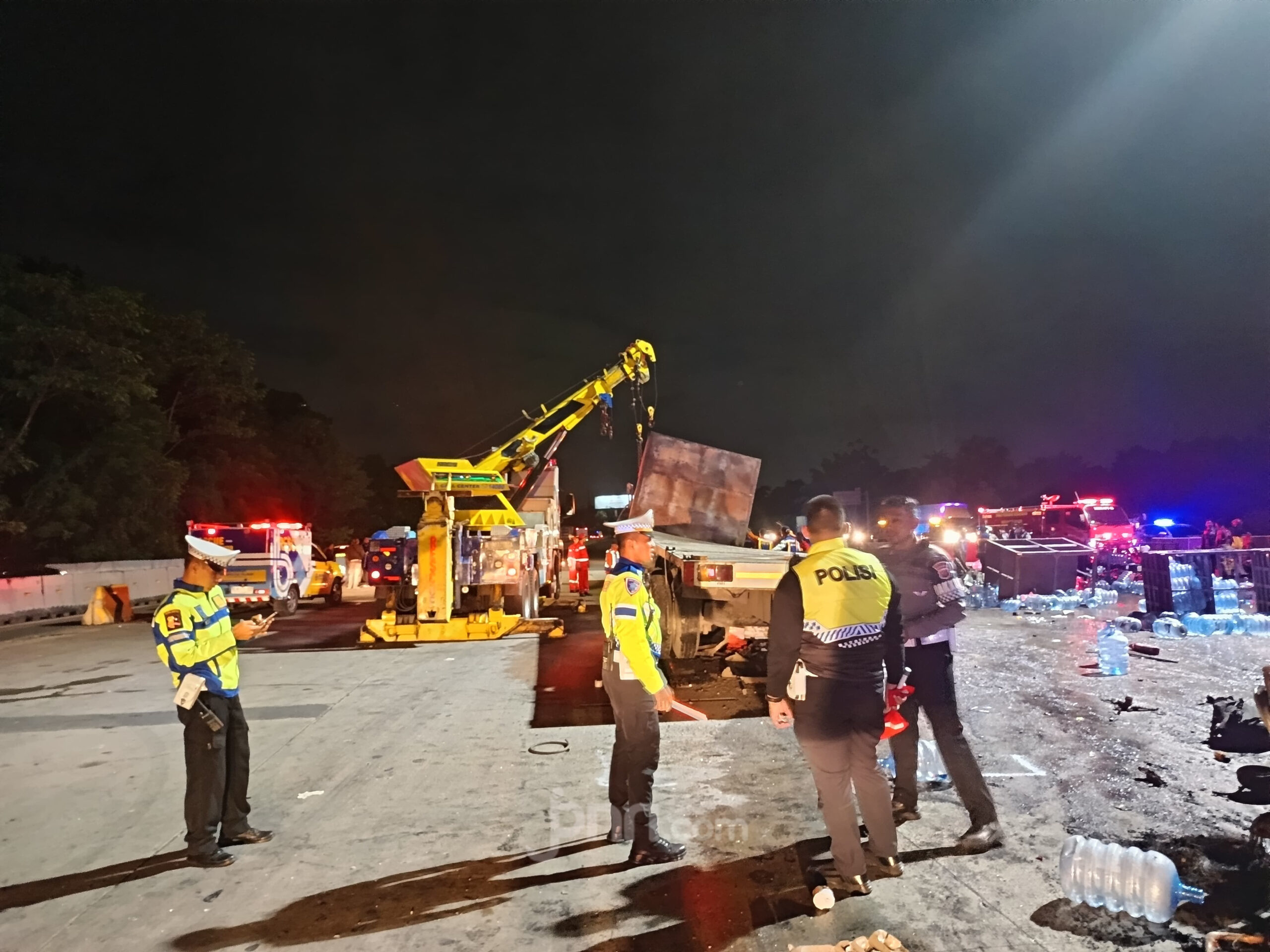 Kecelakaan Maut di Gerbang Tol Ciawi, 8 Tewas, 11 Luka-Luka